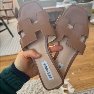 Steve Madden Hayden flat sandals 8.5